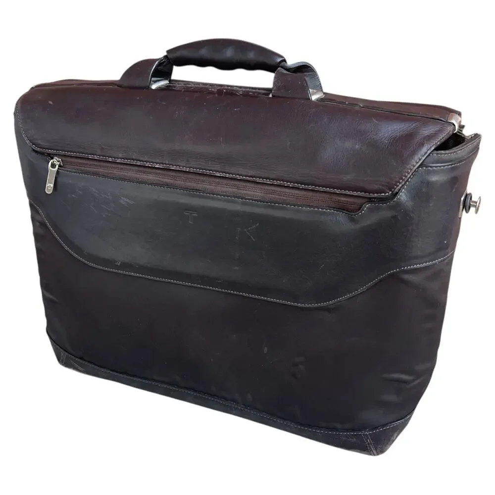 Tumi Formula T Leather Flap Laptop Briefcase Bag Missing Strap As-is